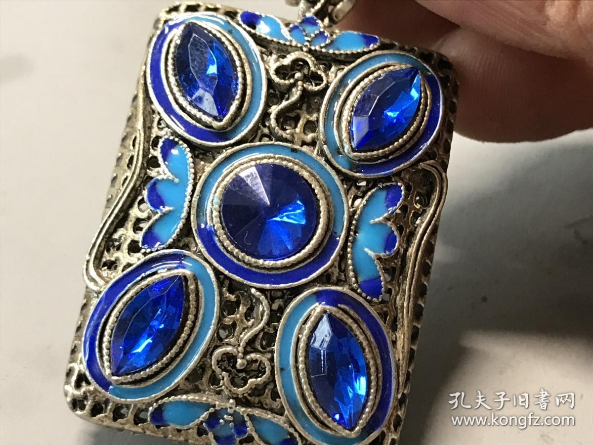 乡下收的清代天然蓝宝石挂件