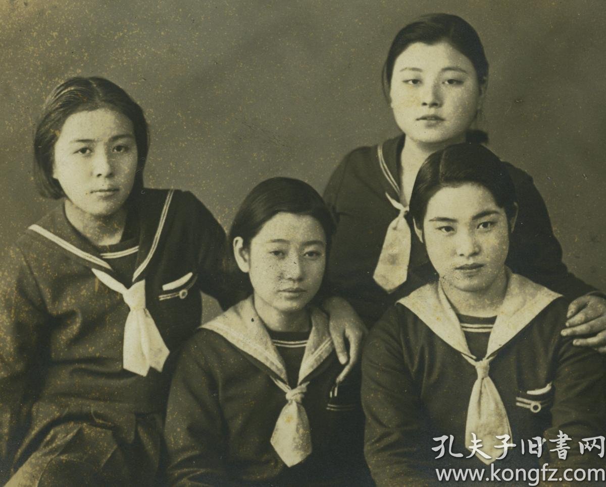 民国时期日本少女校服四人组老照片