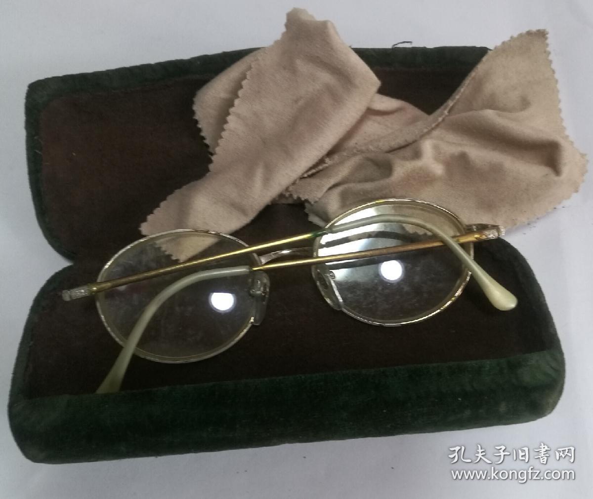 60年代带原盒的老眼镜