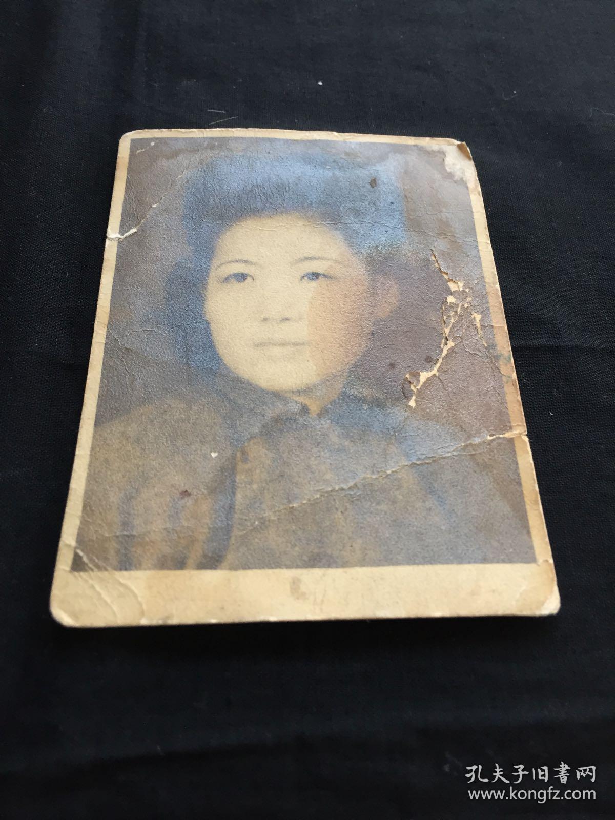 芙蓉如面柳如眉:民国佳人老照片精品一帧:照中佳人柳眉弯弯,侧目含情