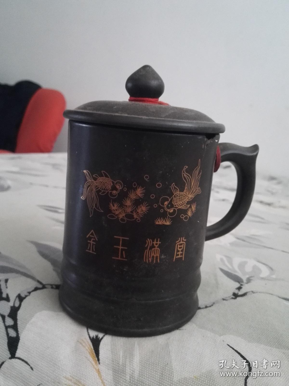 漂亮的紫砂杯汪学坤大师制作(底有款识)