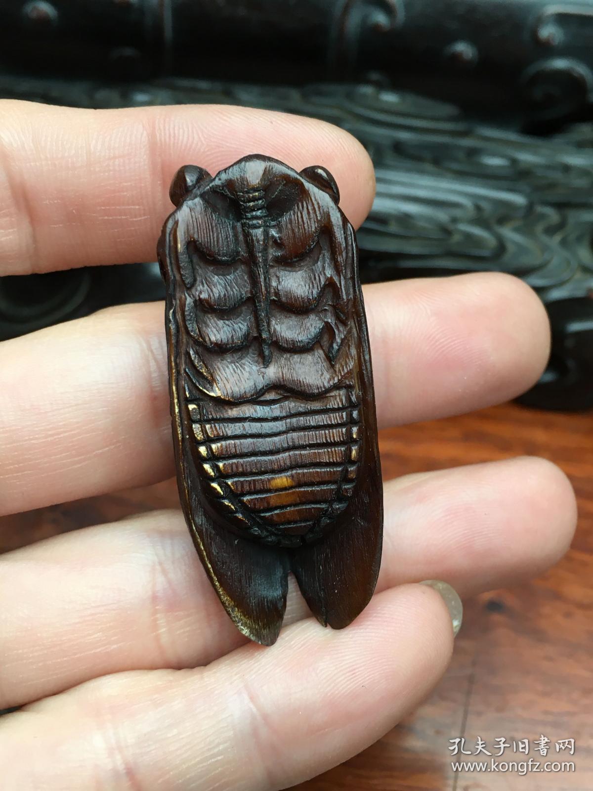 清 牛角圆雕 蝉挂件