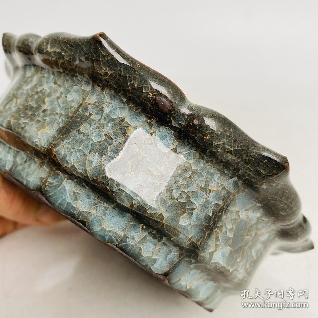 宋官瓷冰片笔洗