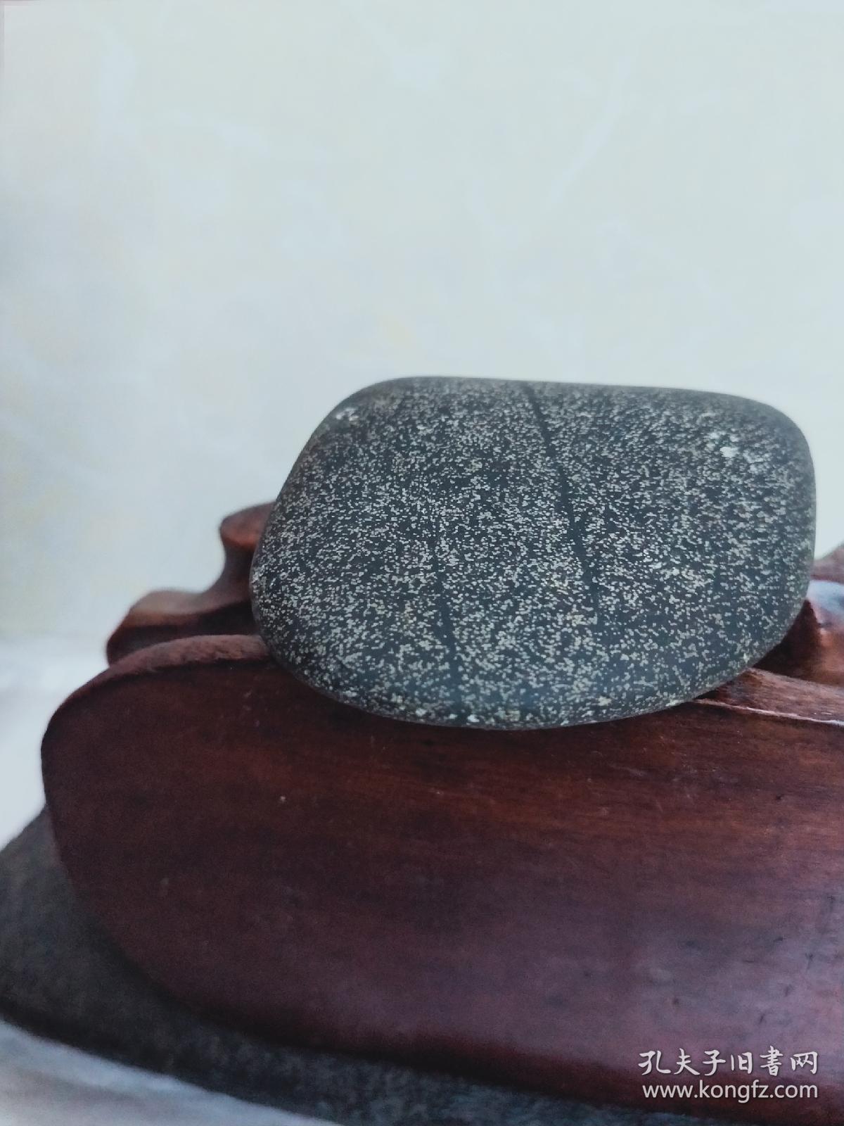 一方比较少见很有赣南特色的小奇石上犹线纹石铁线石