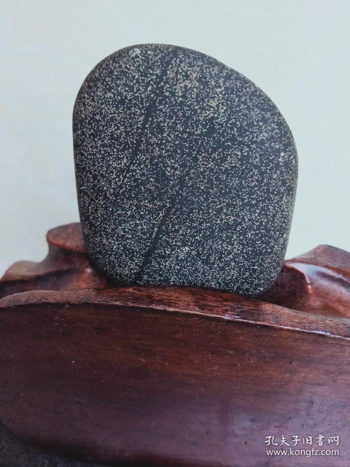 一方比较少见很有赣南特色的小奇石上犹线纹石铁线石