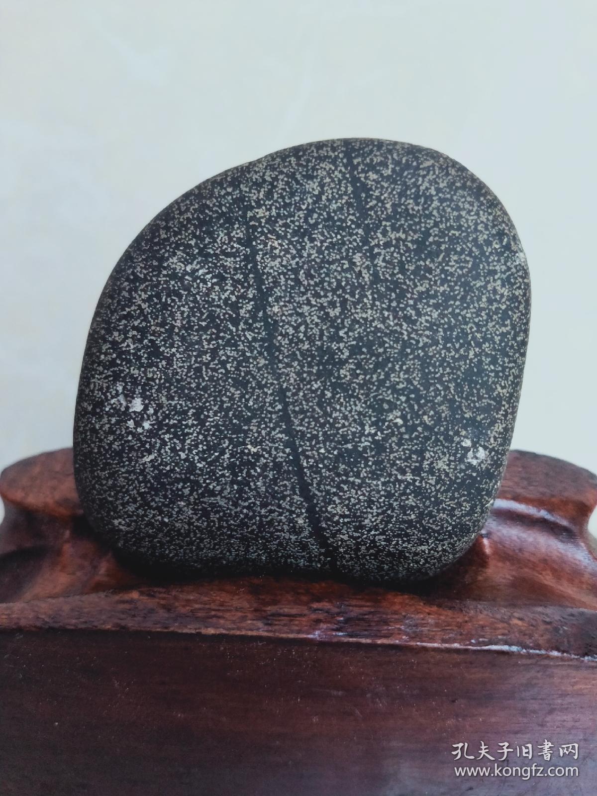 一方比较少见很有赣南特色的小奇石上犹线纹石铁线石