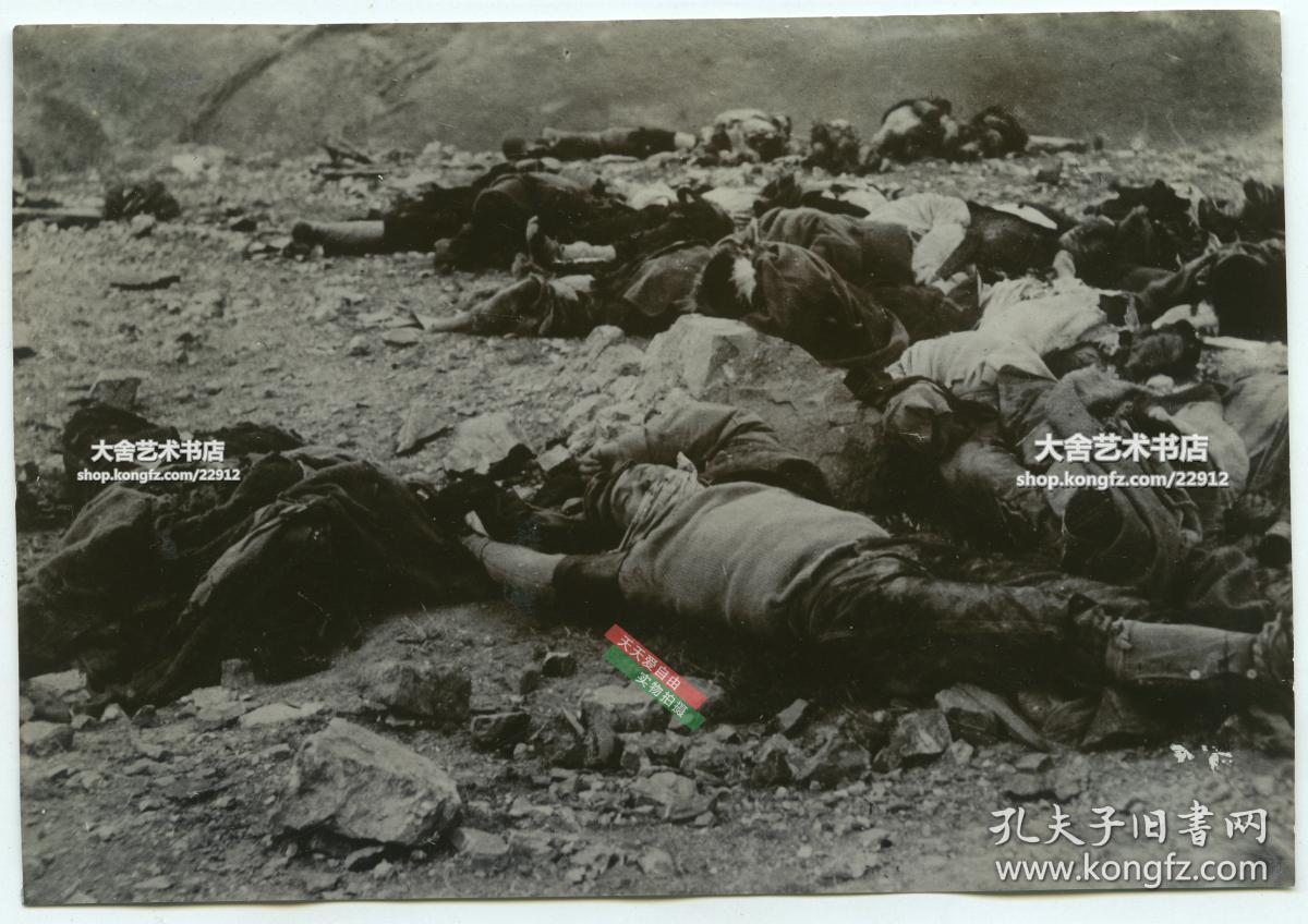 清代日俄战争时期东北满洲203高地战死的士兵老照片可见当时战斗的