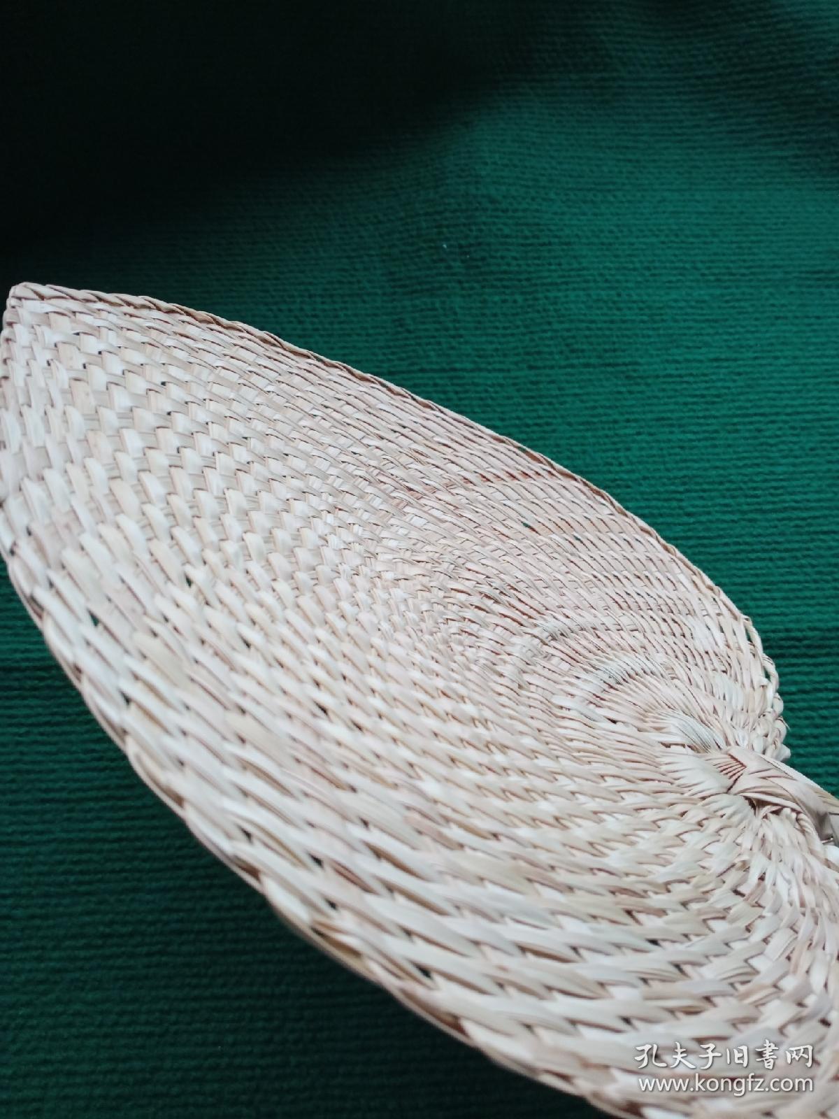 文气十足的手工编织纯天然棕榈叶文房桃心扇一把(库存三件,因手工编织