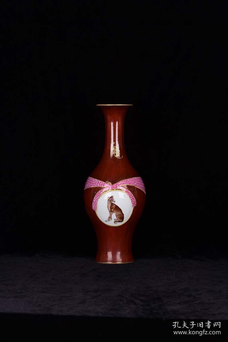 清乾隆官窑珐琅彩描本色金仿竹木纹包袱皮开光西洋犬橄榄瓶