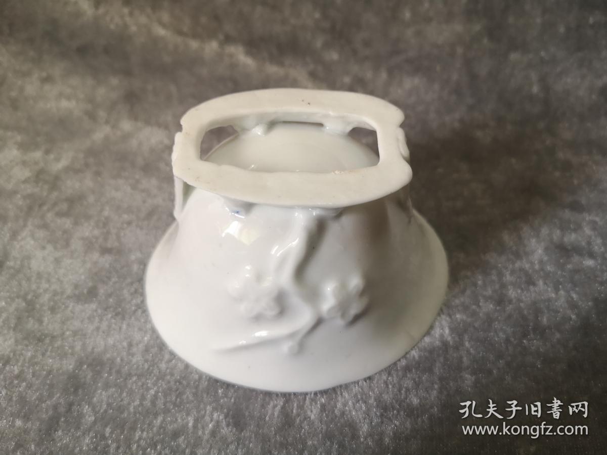 清代 德化窑 仿xijiao杯 模印梅花纹 白釉瓷杯 一对 瓷化程度高 釉水