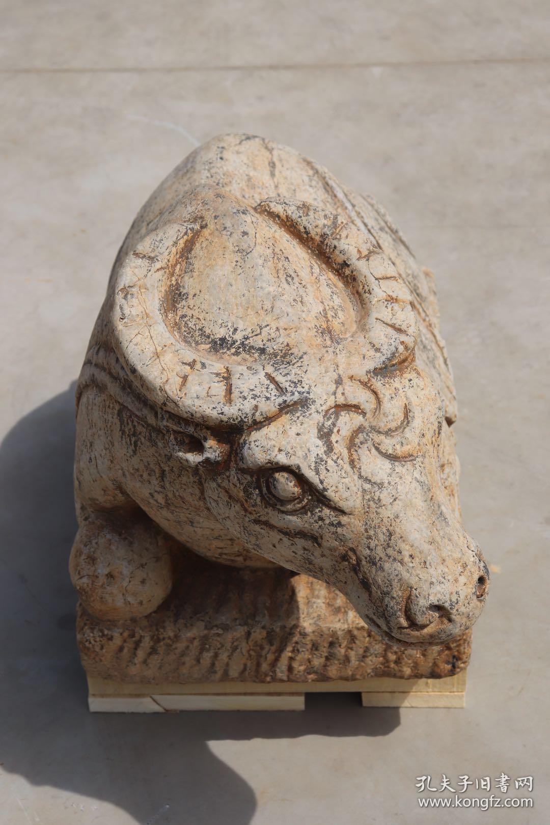 宋元·石牛 青石·高55 长90 宽40 造型温顺.体型庞大. 俯卧抬头前望.