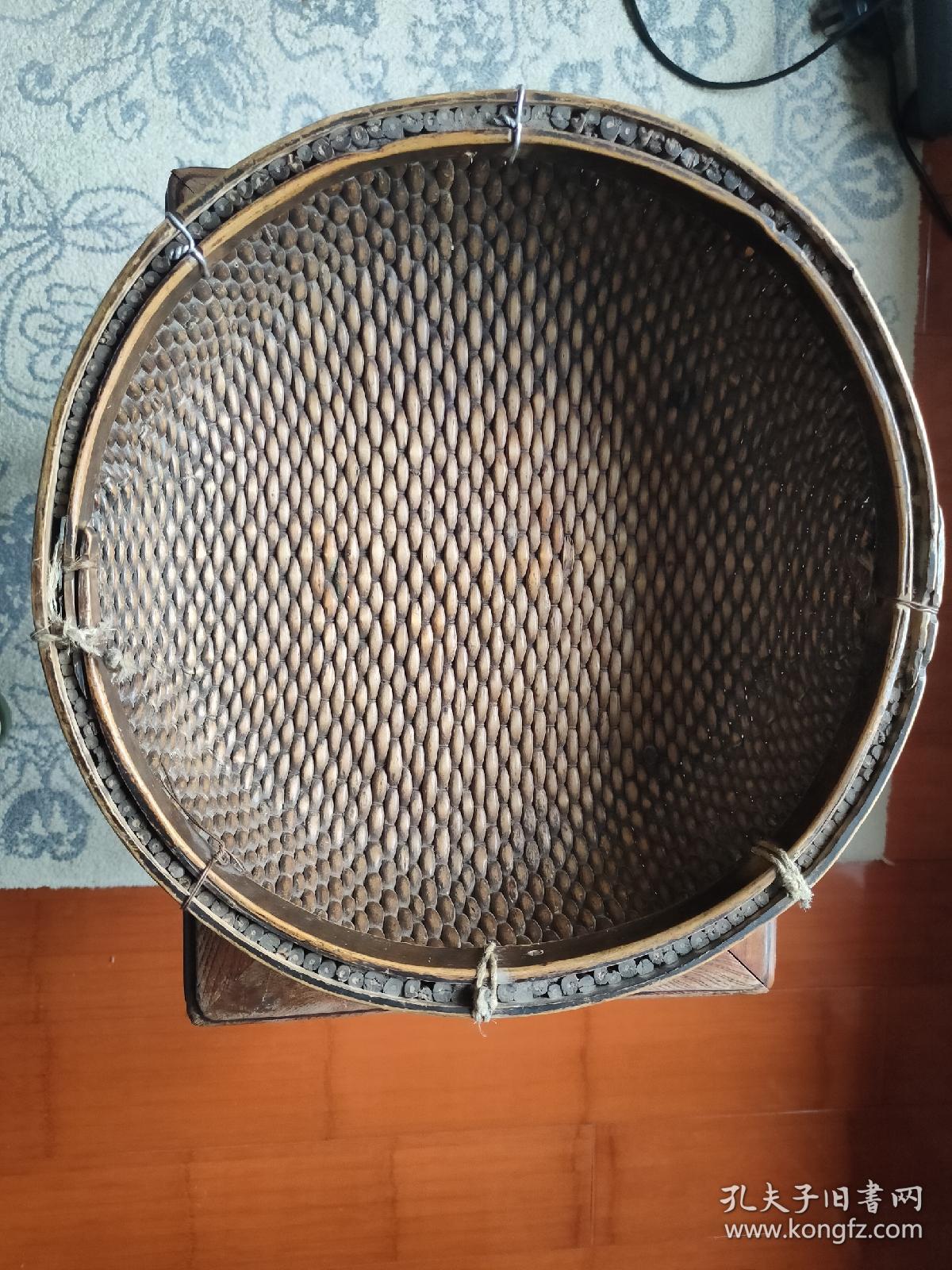 民国圆形柳条笸箩,包浆漂亮,比较难得.