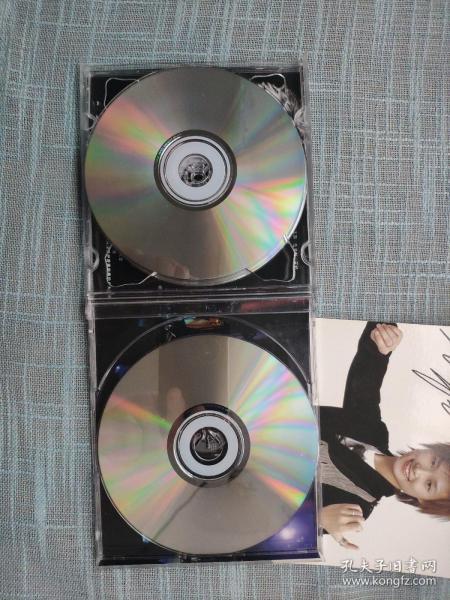 李宇春生日演唱会 vcd两碟加vcd花絮 签名照片