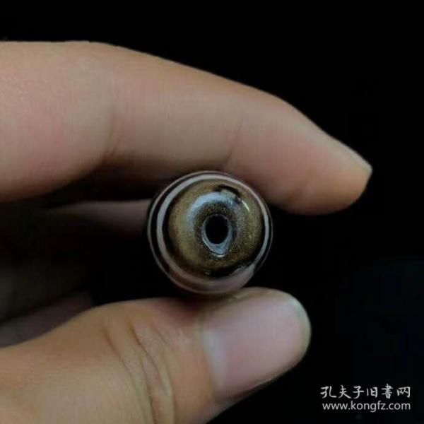 藏回区流老料高油包浆十七眼天珠尺寸:86*18mm重量:42.5g