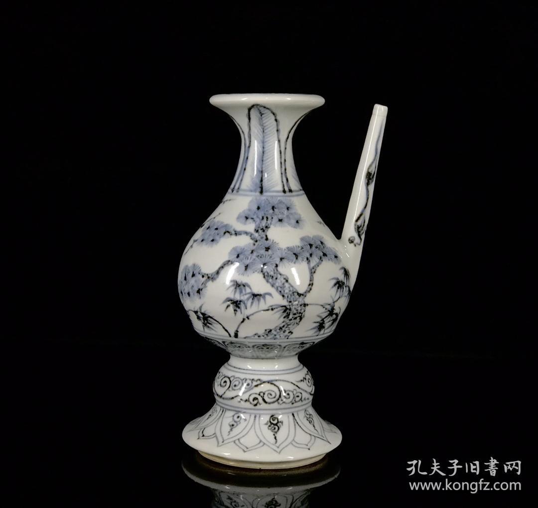 明洪武青花松竹梅纹军持壶