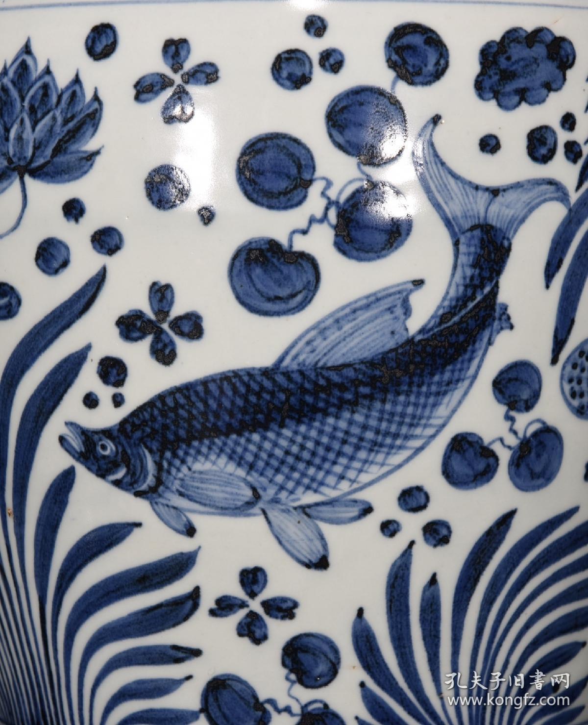 元代青花鱼藻纹梅瓶