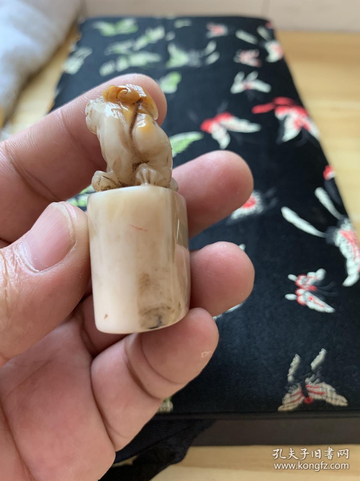 清代寿山田黄芙蓉白老印章一方品相完好雕工精美