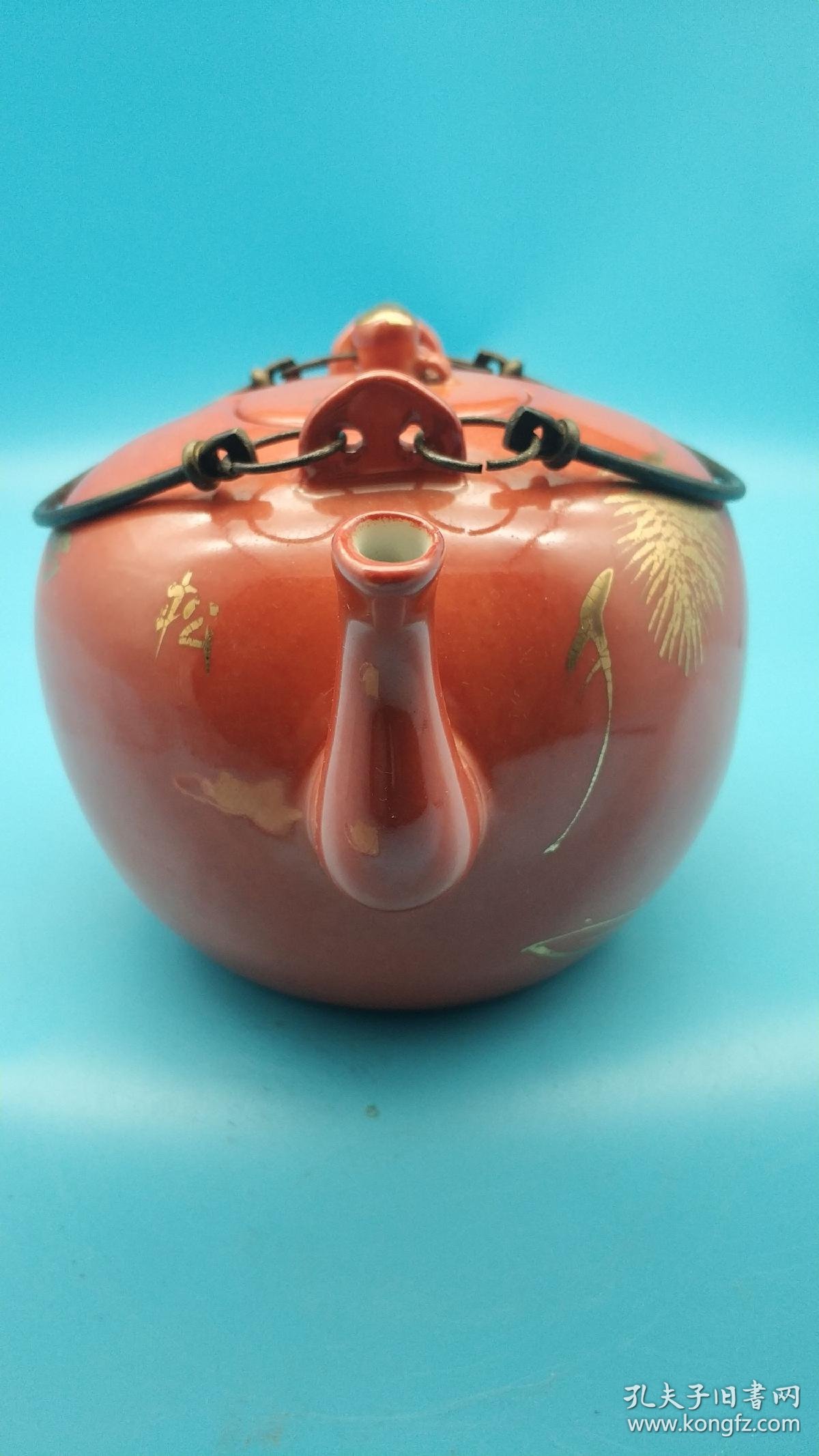 清末,珊瑚红描金松鹤延年图忮丁烧提梁壶,(余元昌造)