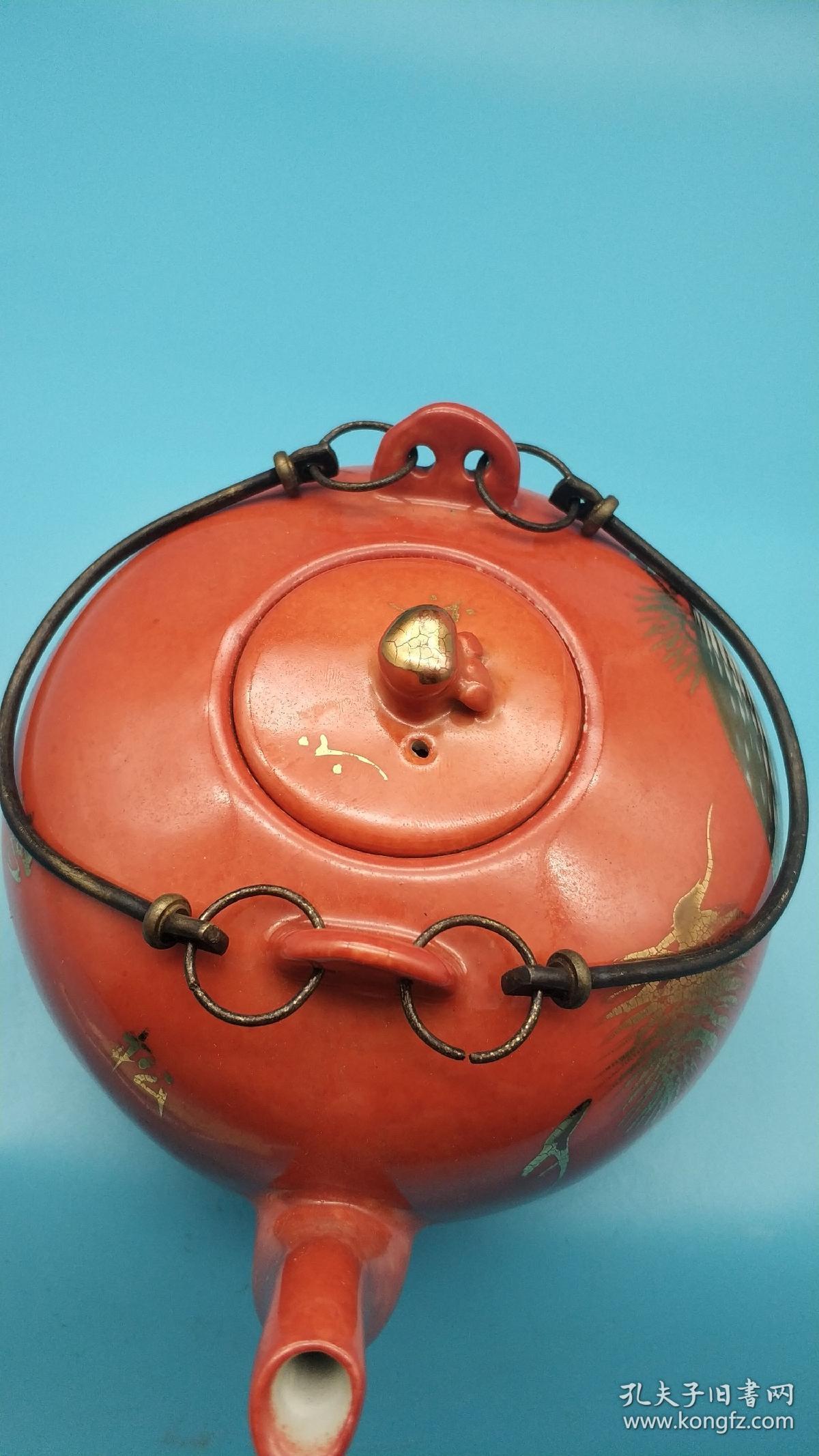 清末,珊瑚红描金松鹤延年图忮丁烧提梁壶,(余元昌造)