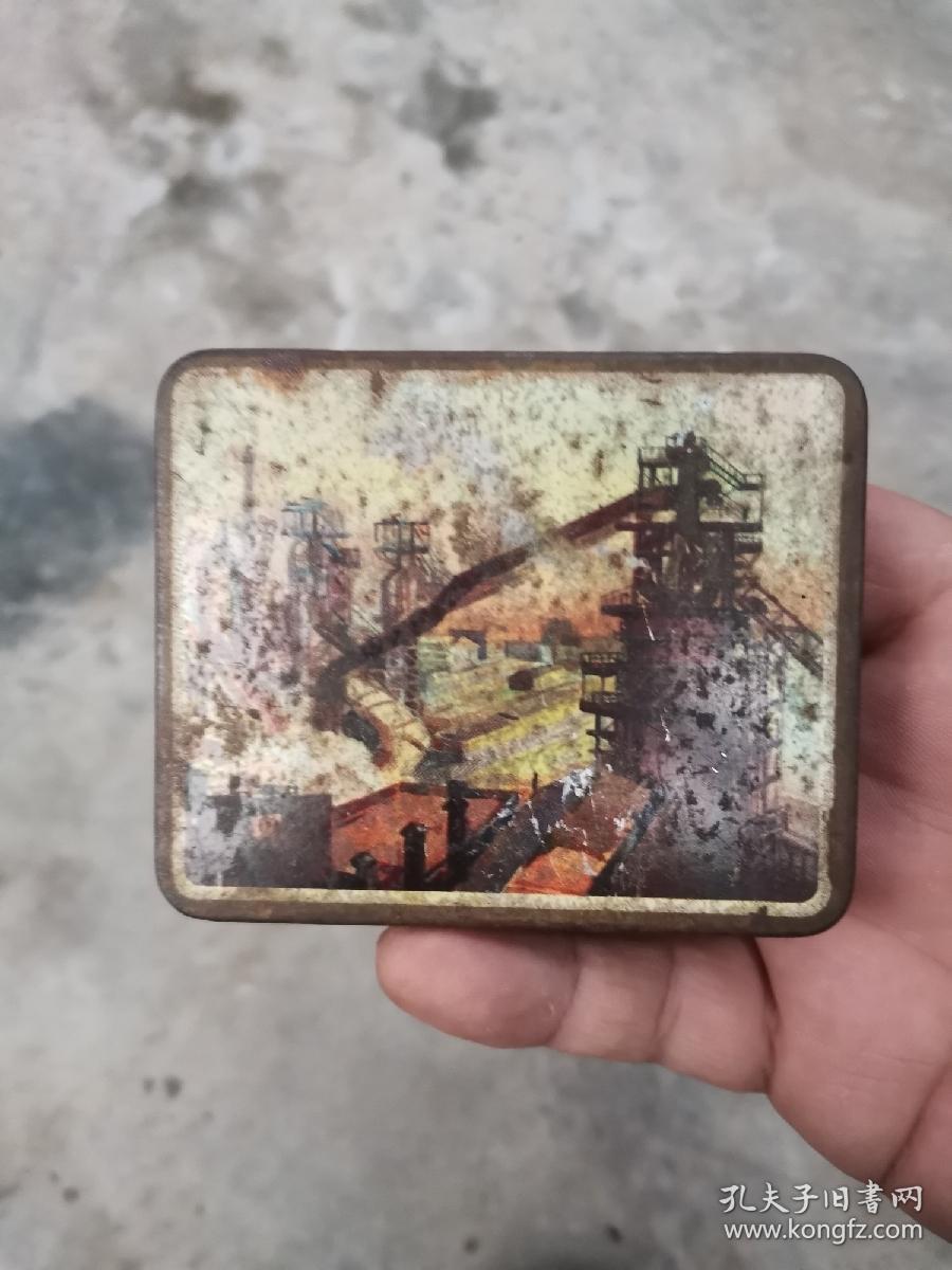 上海葵花牌851大号烟盒,9*7*1