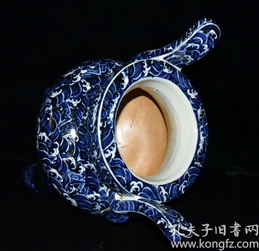 明代宣德青花海水纹香炉