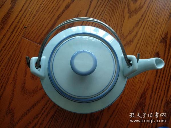 舊藏中國宣化提梁瓷壺一把