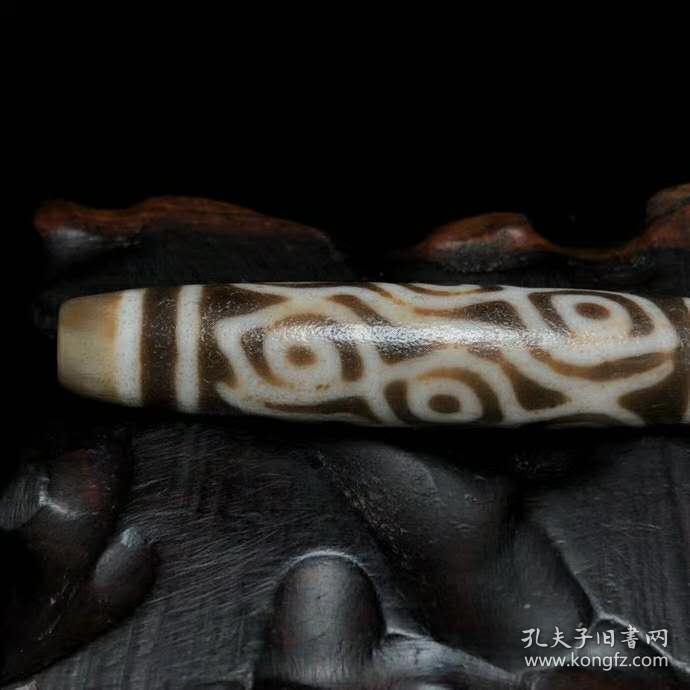 藏区回流老料高油包浆【罕见龙眼纹九眼天珠】 尺寸:72*14毫米重量