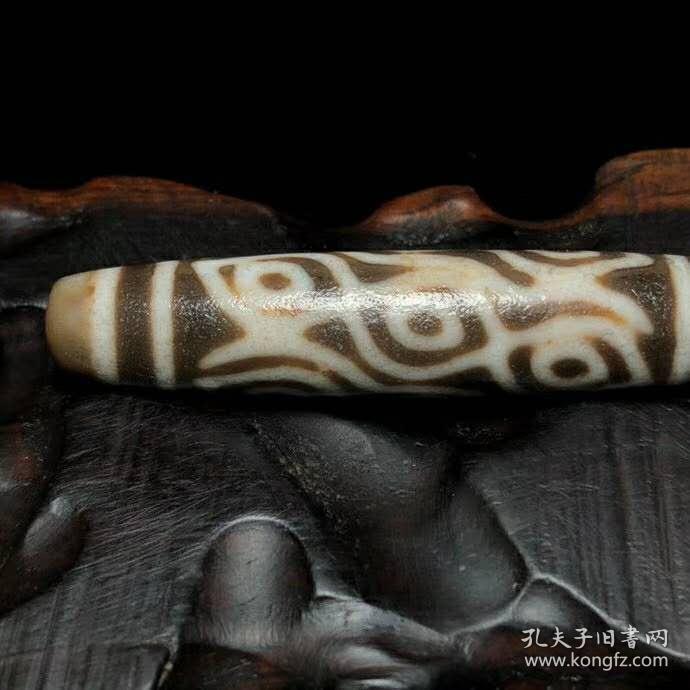 藏区回流老料高油包浆【罕见龙眼纹九眼天珠】 尺寸:72*14毫米重量