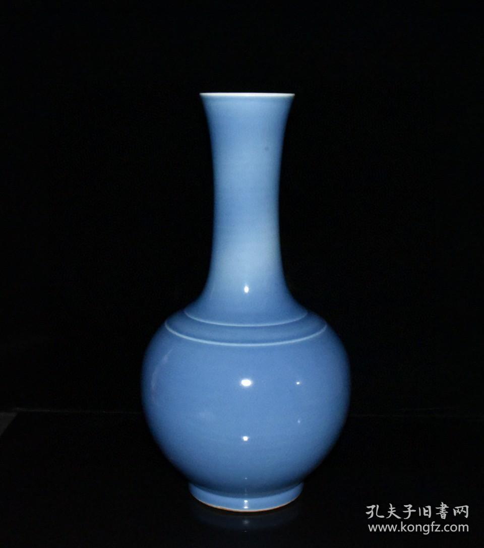 清代康熙天蓝釉赏瓶