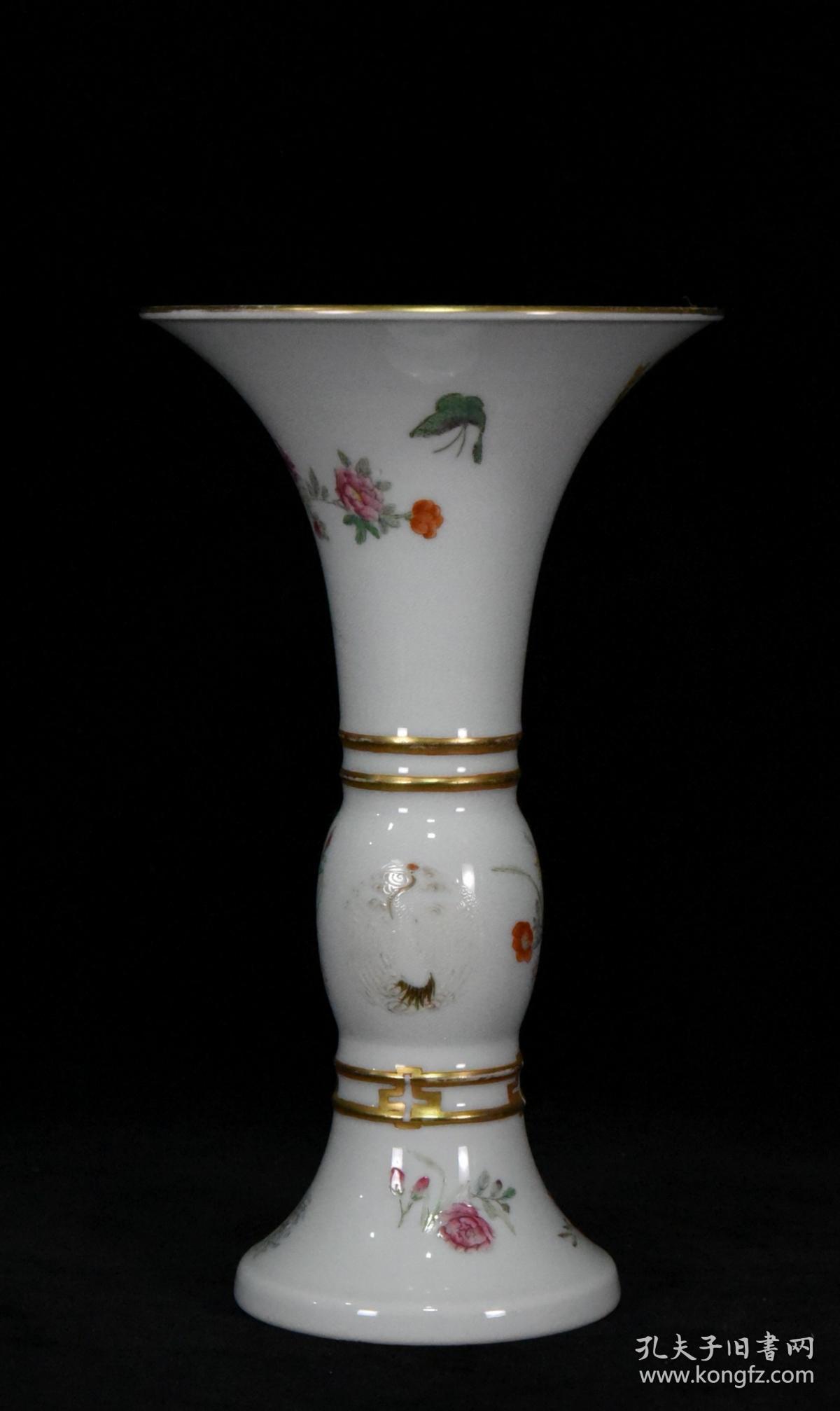 清代乾隆描金花鸟花觚一对