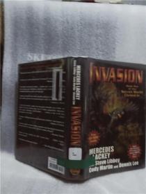 实物拍照；Invasion: Book One of the Secret World （硬精装） ，附光盘