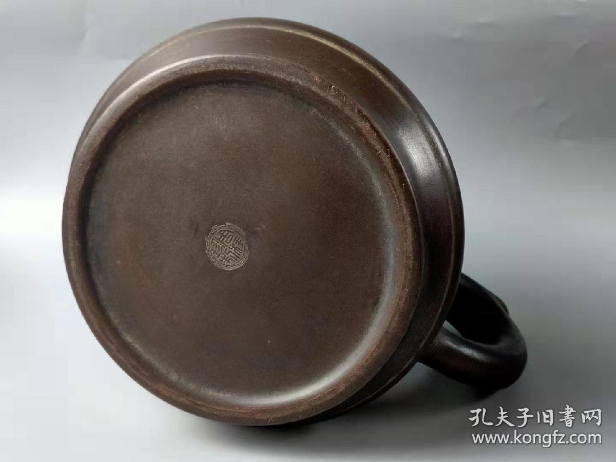 仿古名人周桂珍大号老紫砂壶一把,全品无磕碰,断水利落,适合收藏.