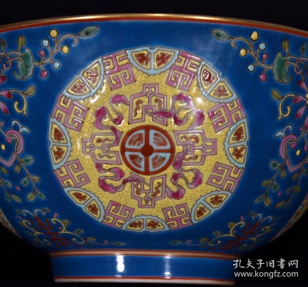 清雍正五彩团寿纹碗