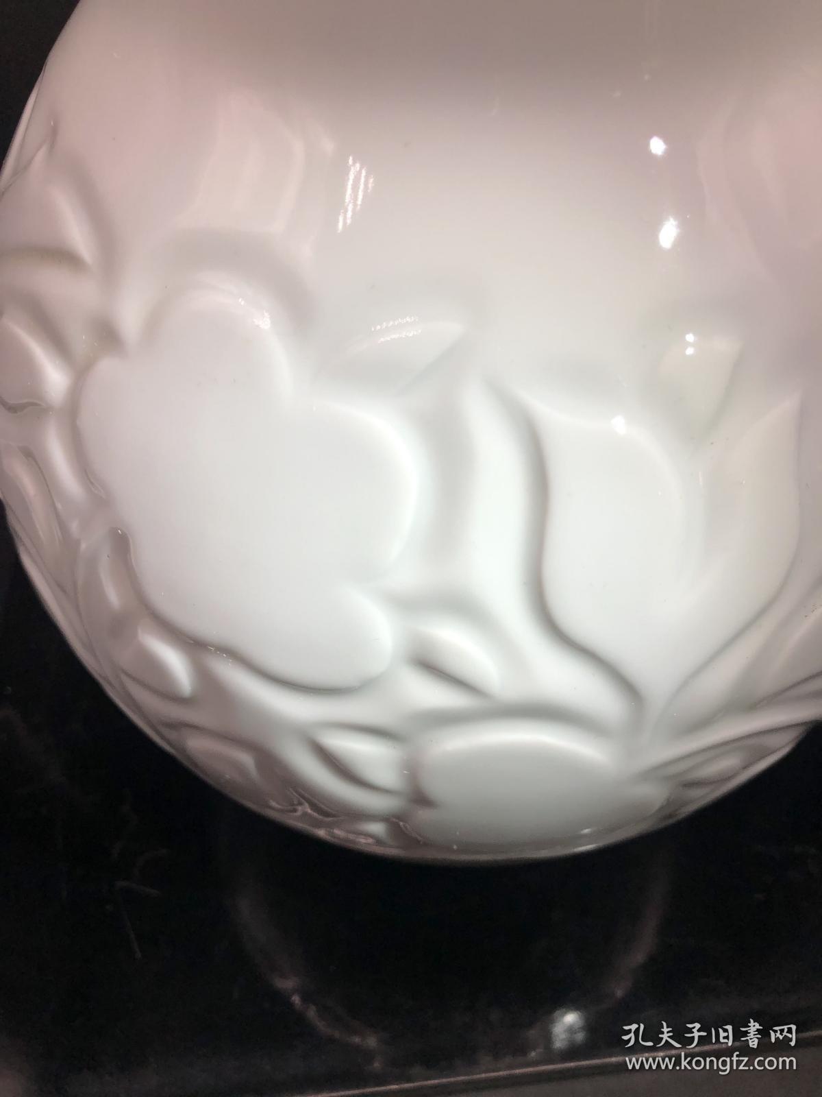 日本出石烧白瓷花瓶