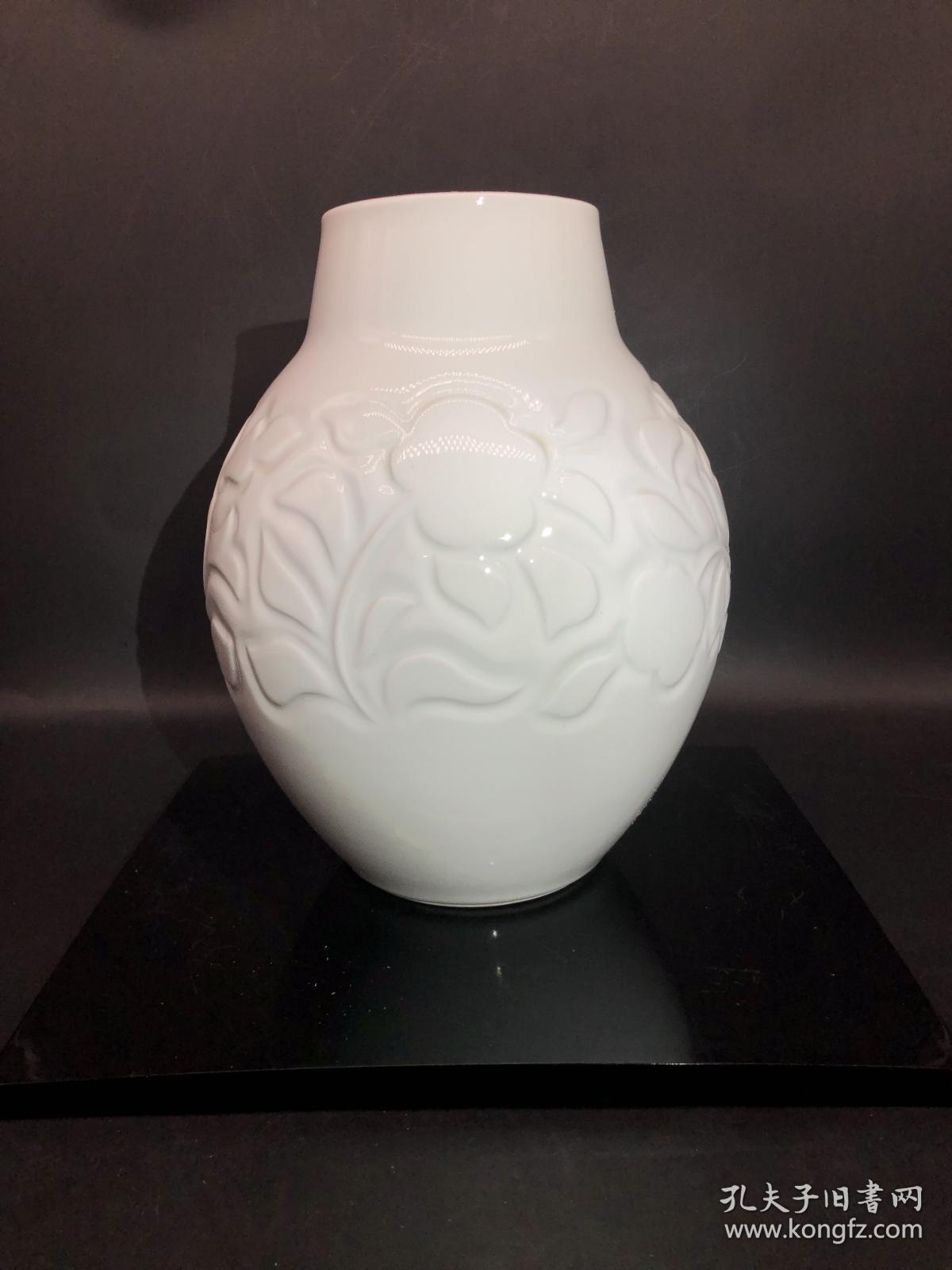 日本出石烧白瓷花瓶