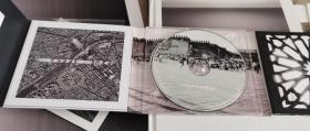 U2乐队 No Line on the Horizon cd（光盘+书）