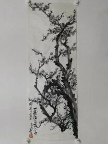 保真书画，何康理国画《一树独先天下春》尺寸96×34.5cm，国画大师刘海粟弟子，著名山水画，花鸟画画家。