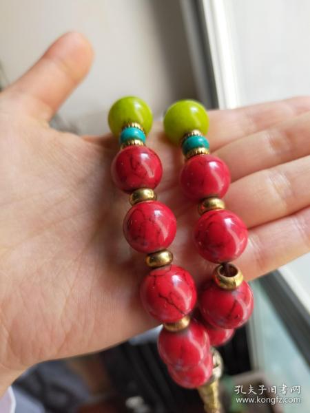 红松石手串手持