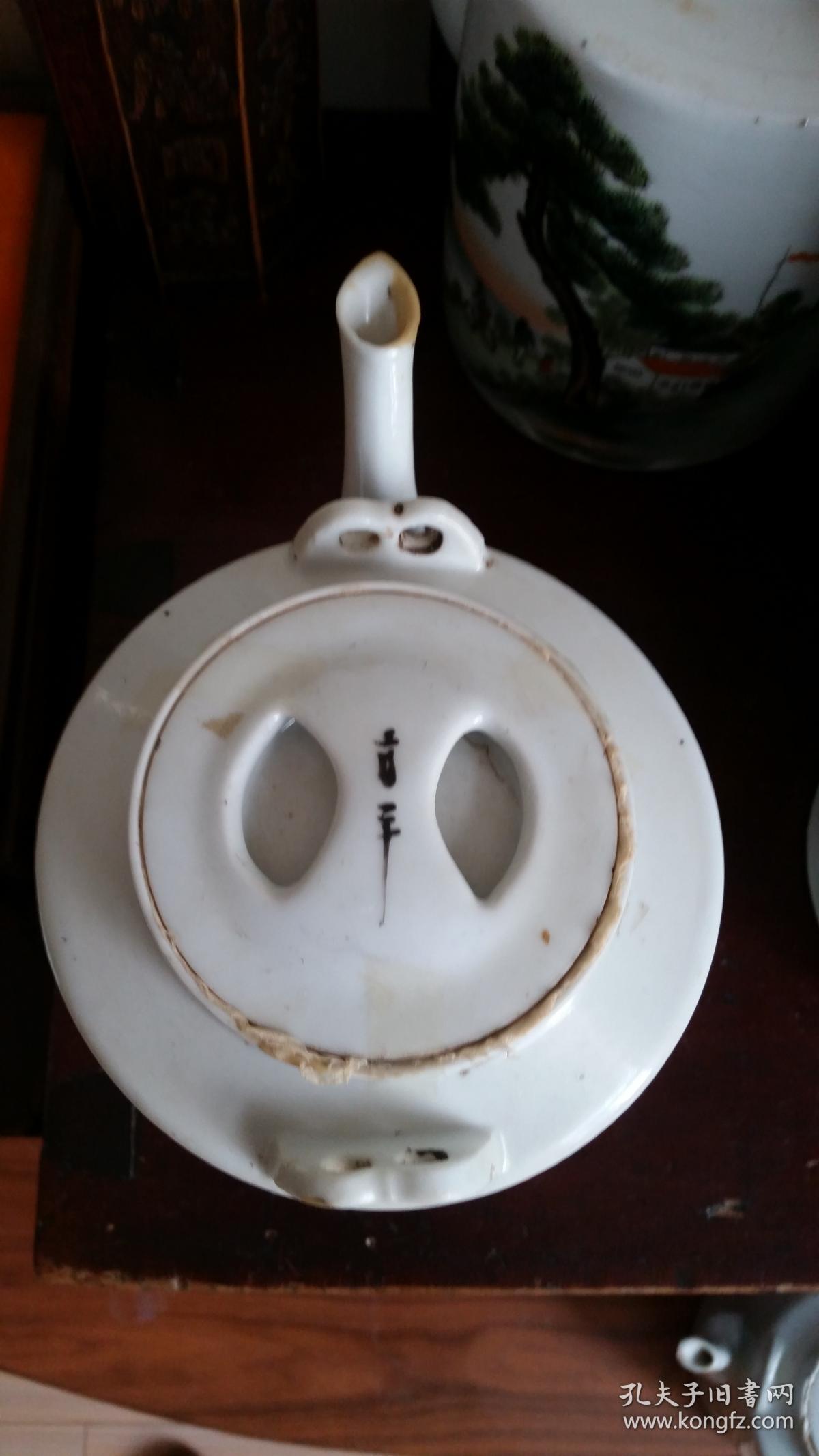 晚清民国时期名家罗宿氏粉彩天女散花中号茶壶