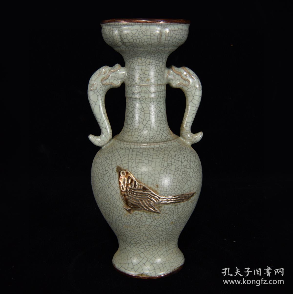 宋代哥窑镶银双耳瓶