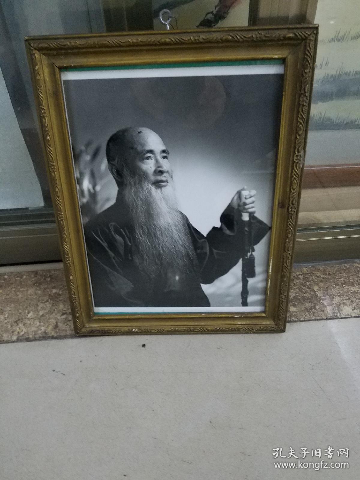 张大千大照片(24×19厘米)