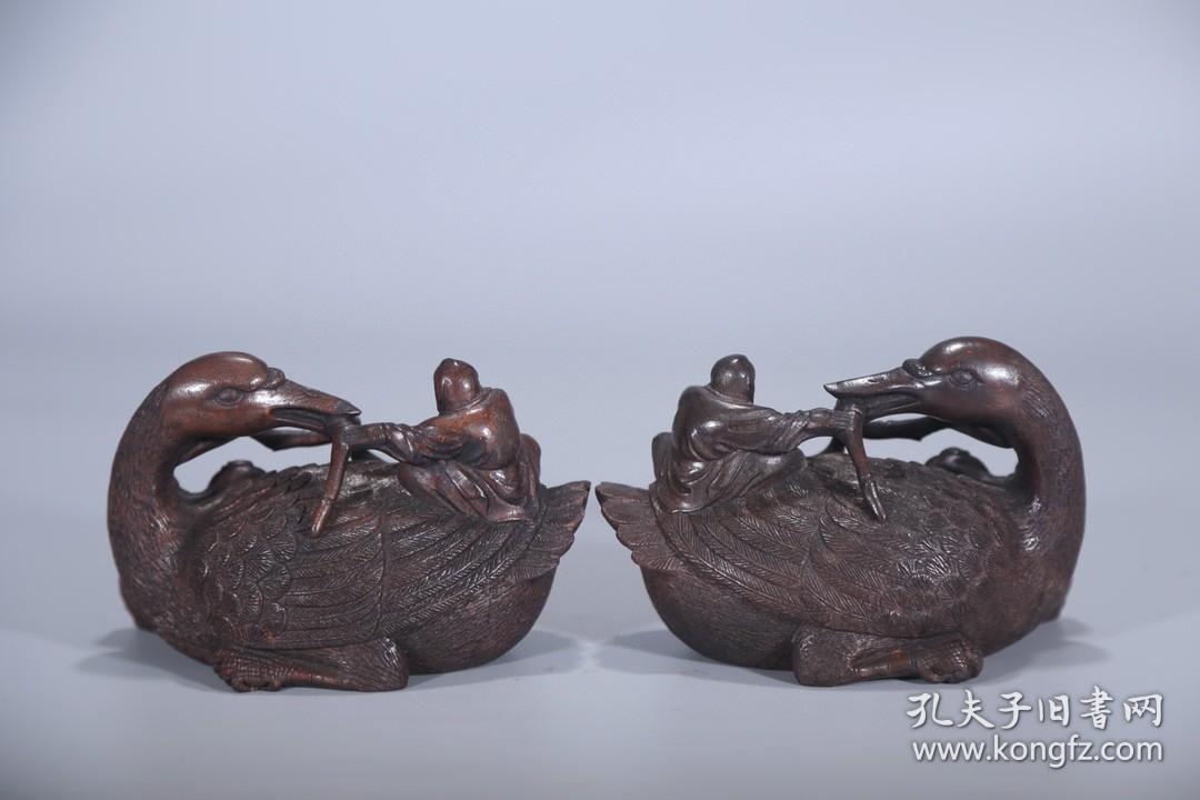 清 沉香雕鸳鸯摆件一对尺寸:单个高10cm 宽15cm 重143g