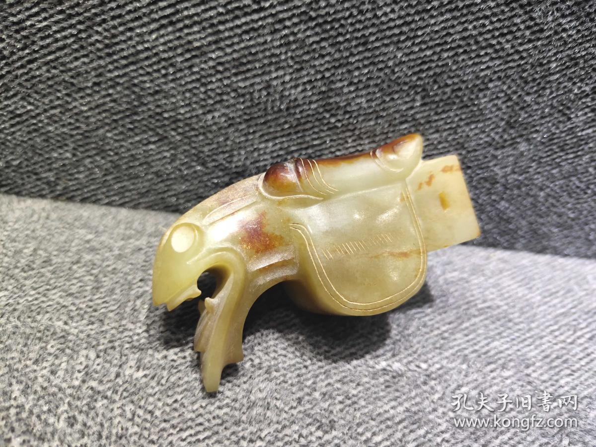 战汉马头玉饰