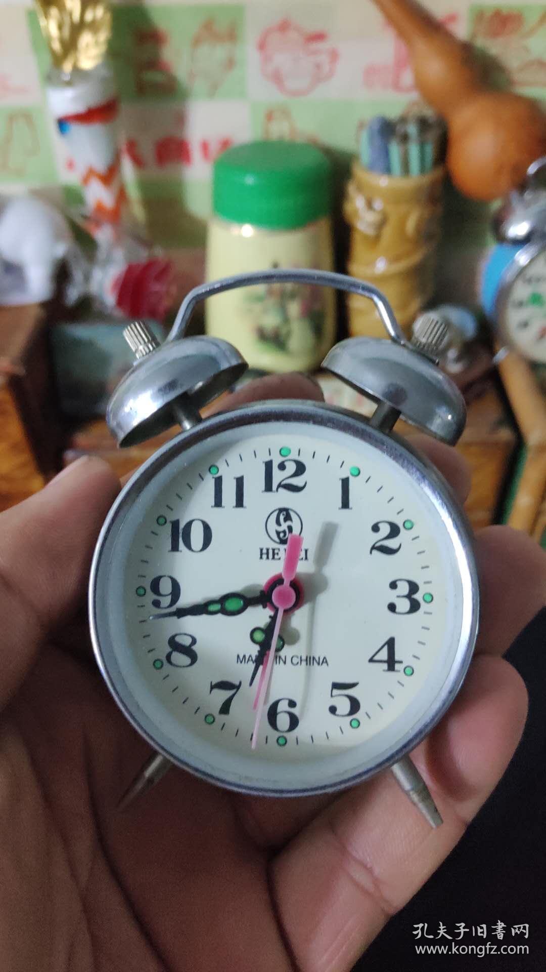 hefei合飞牌台式闹钟袖珍式小闹钟走时正常.