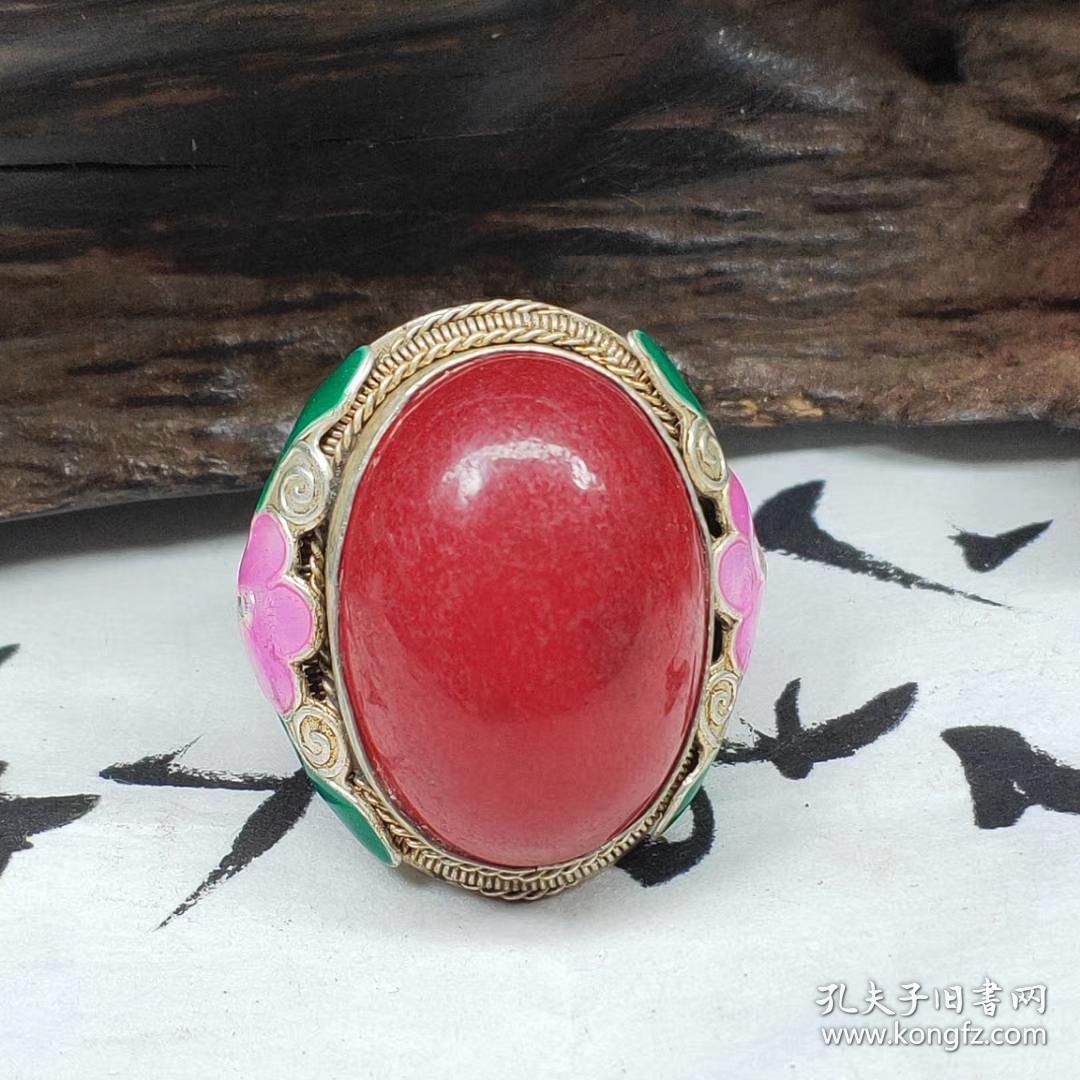 清代纯银镶嵌红宝石戒指