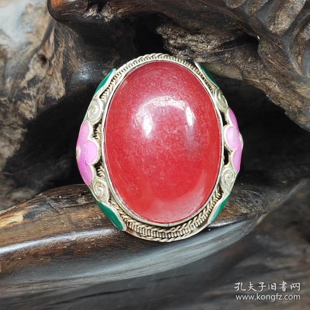 清代纯银镶嵌红宝石戒指