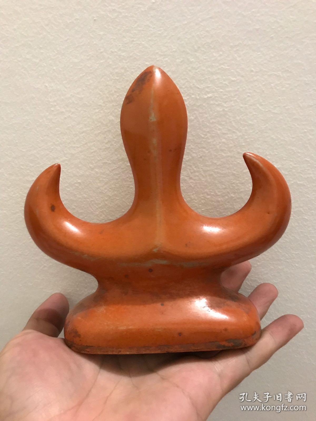 包老保真 清代珊瑚红笔架 精美