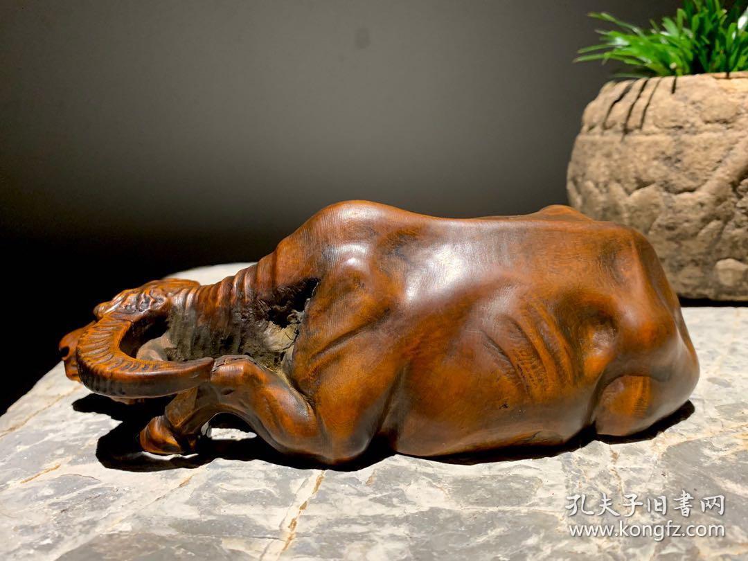 天然黄杨木雕刻,卧牛摆件