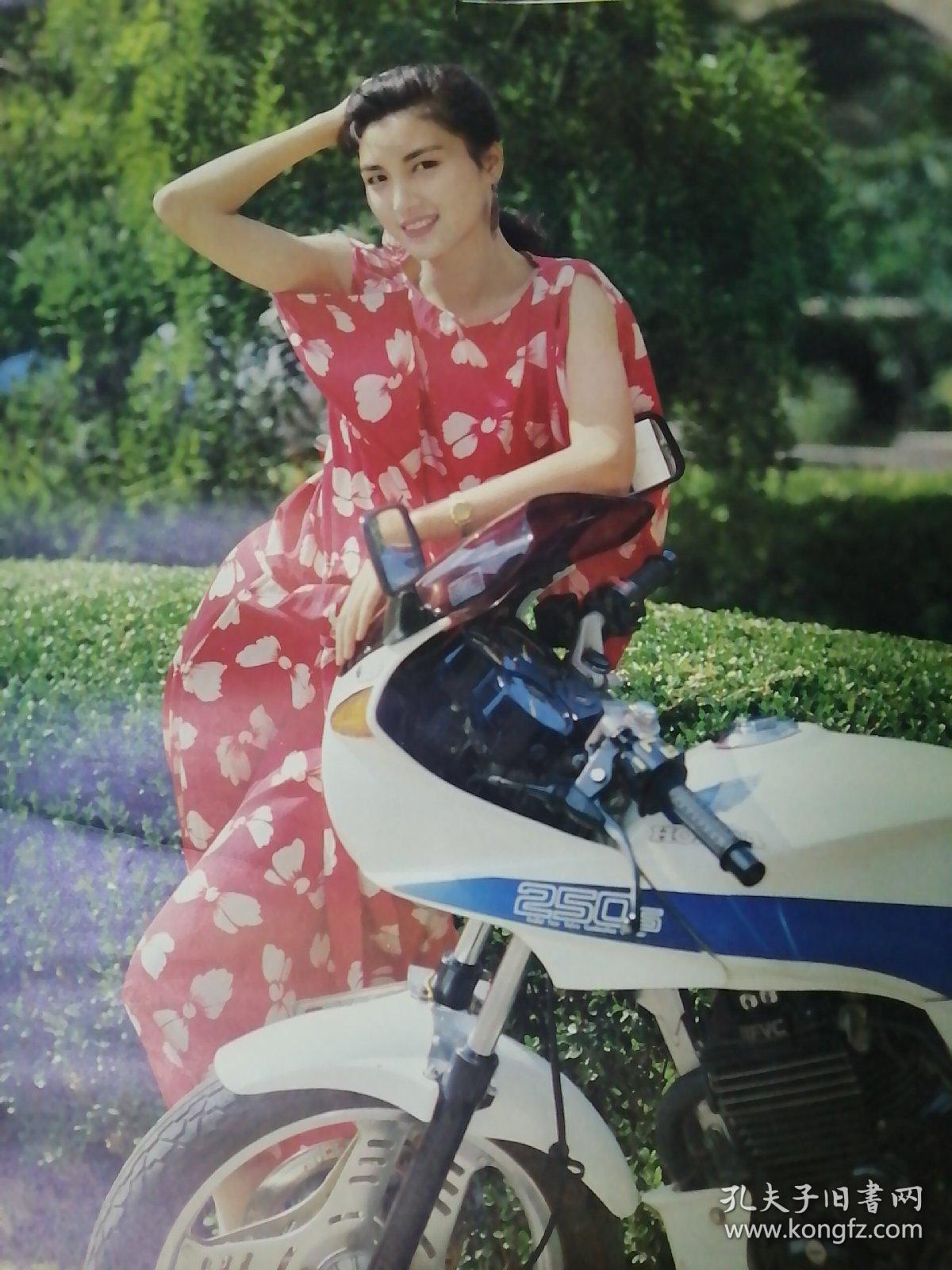 1990《摩托小姐》美女明星挂历(缺6,7月的两张)共11张