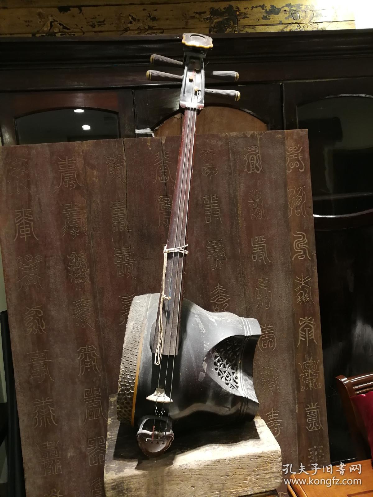 图1革胡:一种音量较大,音域较宽的低音拉弦乐器.